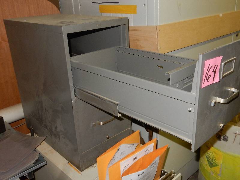 lot 169A image: 2 Drawer letter size file cabinet