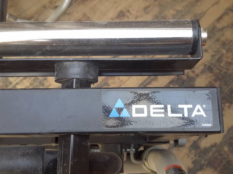 lot 44 image: Delta Universal Miter SawPlaner Stand