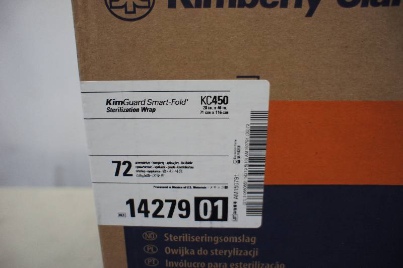 lot 82 image: 1 Case of Kimberly Clark - Kim Guard One Step Sterilization Wrap - KC450 28 x 48 - 72 Per Case