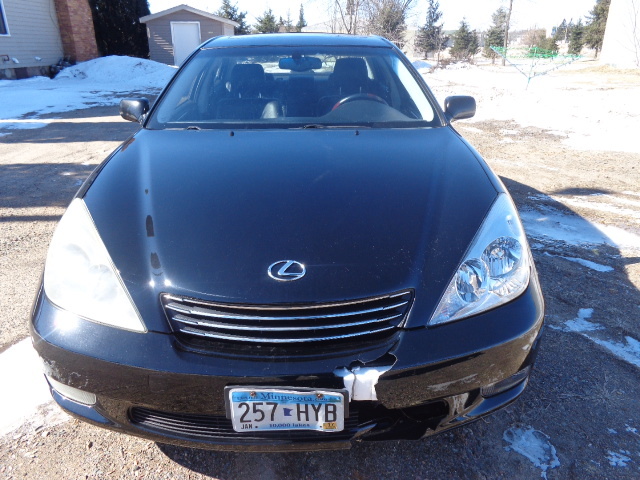 lot 2 image: 2003 Lexus