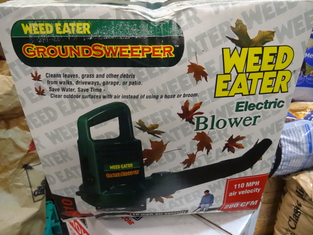 lot 4 image: NEW Weed Eater Ground Sweeper Electric Blower Sweeper, 110 MPH, 280 CFM, Model 2510. Retail $69