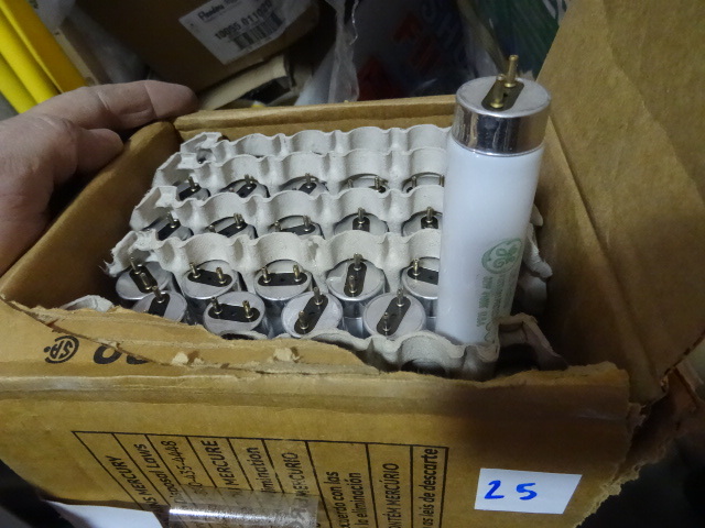 lot 25 image: NEW Case of Qty 35 GE F32T8841PROEC Fluorescent Light Bulbs.