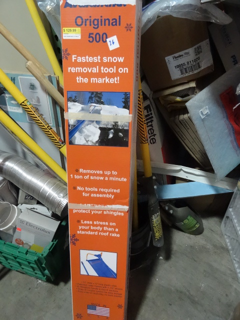 lot 26 image: Open Box Avalanche Roof Snow Removal Tool. Model Original 500. Missing parts. Retail $130