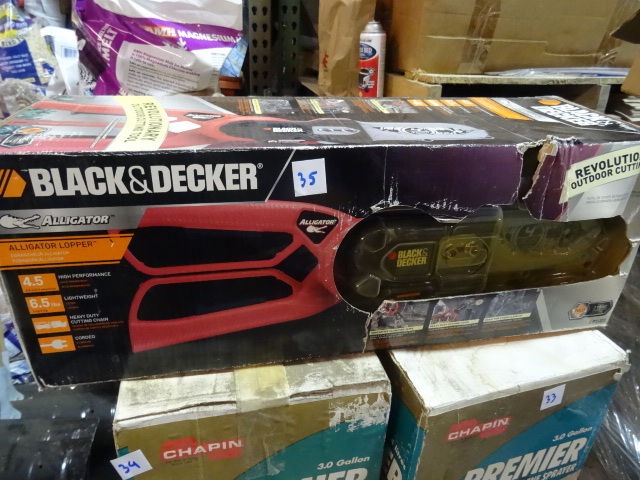 lot 35 image: NEW BLACKDECKER 4.5A ALLIGATOR Lopper with 6 Bar and Chain.