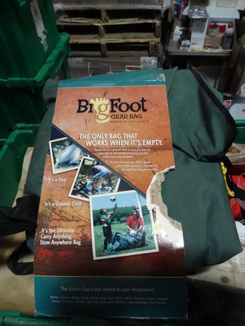 lot 65 image: NEW Bigfoot Gear Bag Medium 86x72in Retail $80
