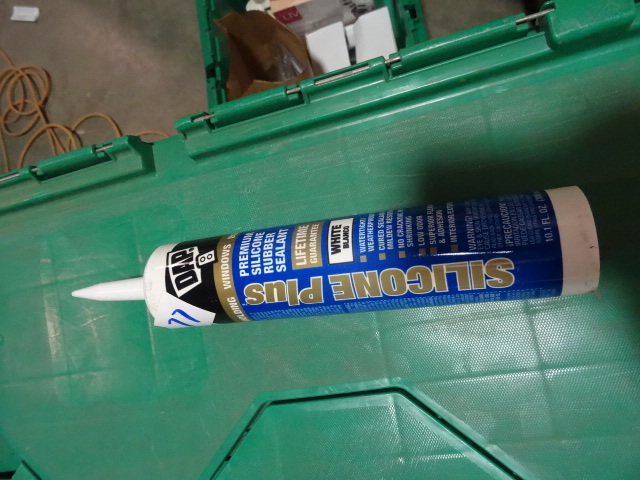 lot 77 image: NEW Qty 6 Caulk Tubes DAP Silicone Plus Lifetime Premium Silicone Rubber Sealant White