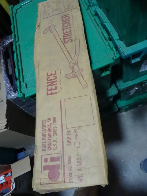 lot 82 image: NEW Dixie Industries Fence Stretcher #47000