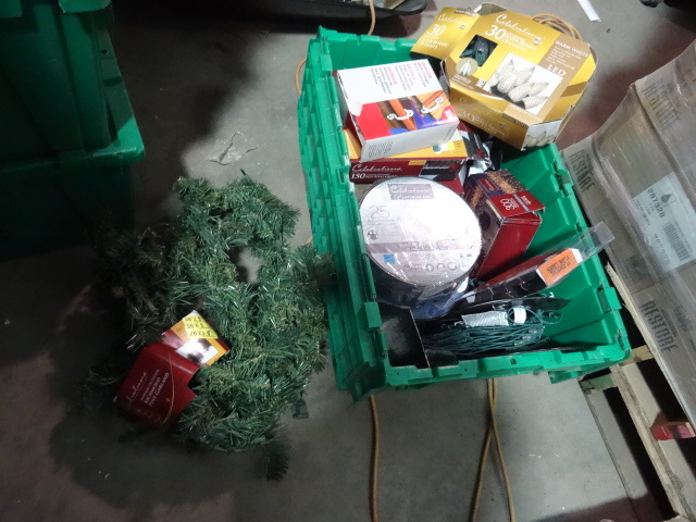 lot 96 image: NEW ENTIRE BIN Misc Christmas Lighting.