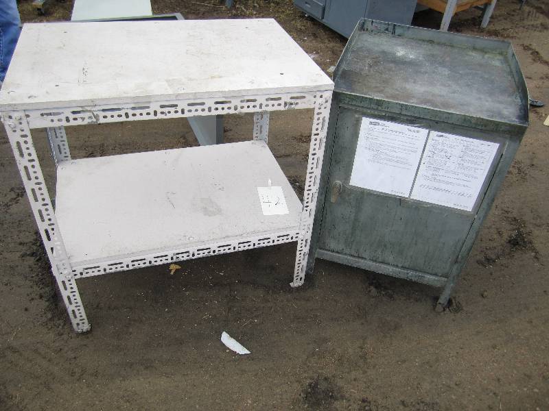 lot 42 image: 2 x 3  wood top worktable and 2 x 2...