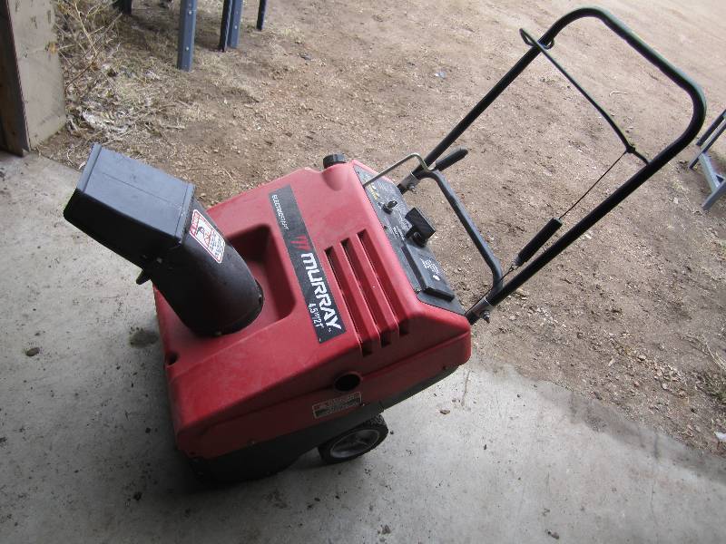 lot 16 image: Murray 4.5 hp 21 snowblower ...