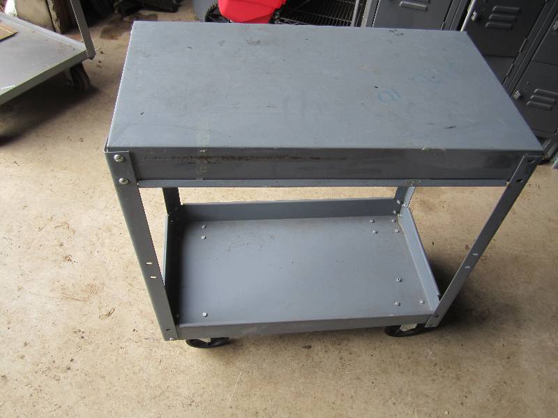 lot 62 image: Wheeled metal cart, 30 x 16...