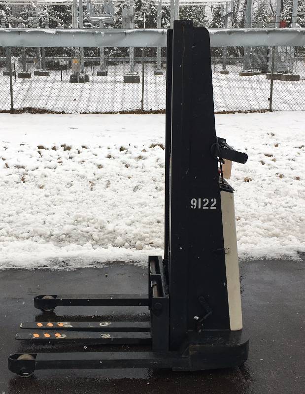 2008 Crown 20BS Walkie Stacker 2000lb Forklift