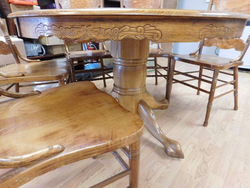 48 Round Oak Dining Table with 5 Chairs
