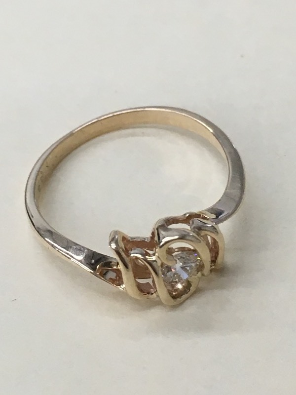 10kt Rose Gold Diamond Ring, Looks ...
