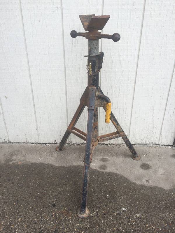 Heavy Duty V Head Pipe Stand