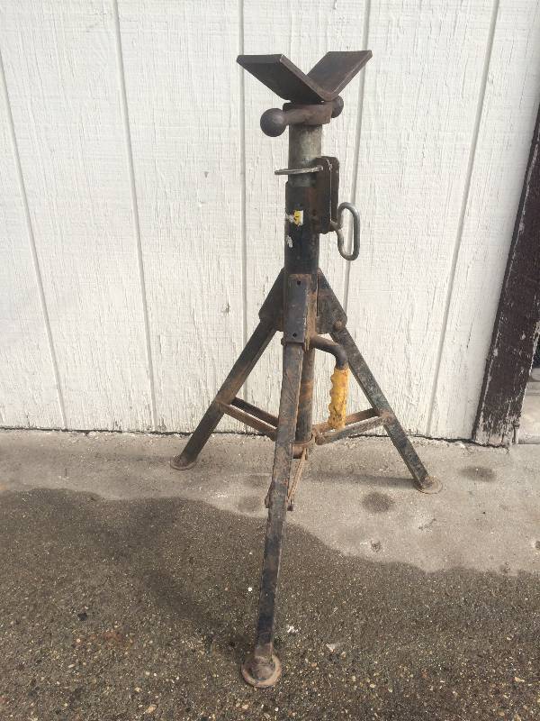 Heavy Duty V Head Pipe Stand