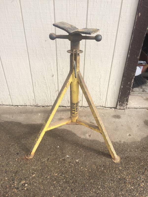 Heavy Duty V Head Pipe Stand