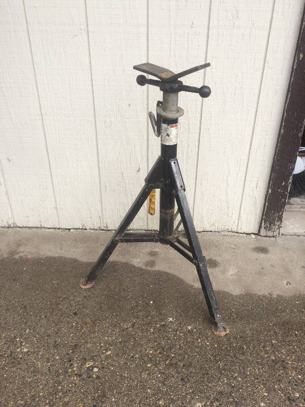 Heavy Duty V Head Pipe Stand