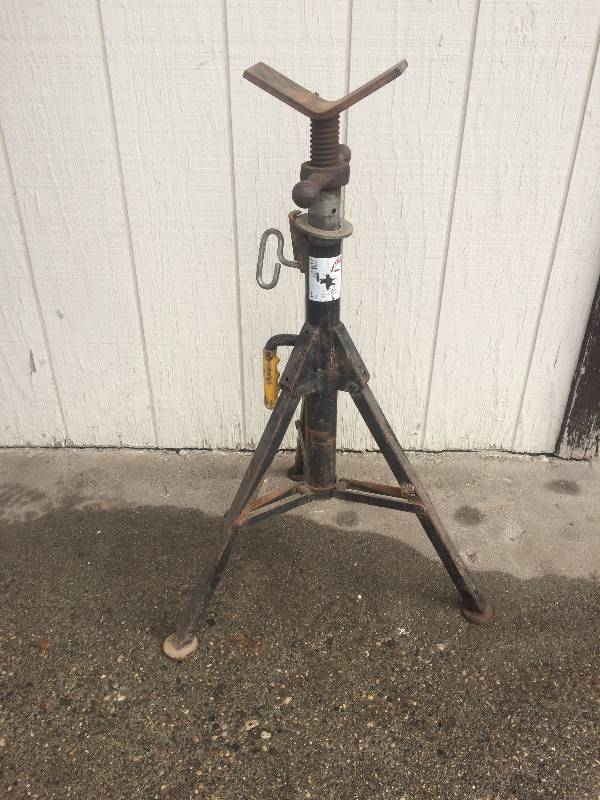 Heavy Duty V Head Pipe Stand