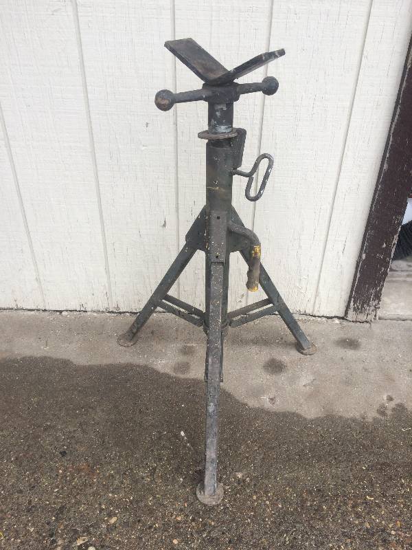 Heavy Duty V Head Pipe Stand