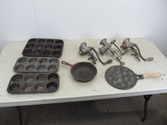 lot 22 image: Vintage Grinders Muffin Pans & Cast Iron