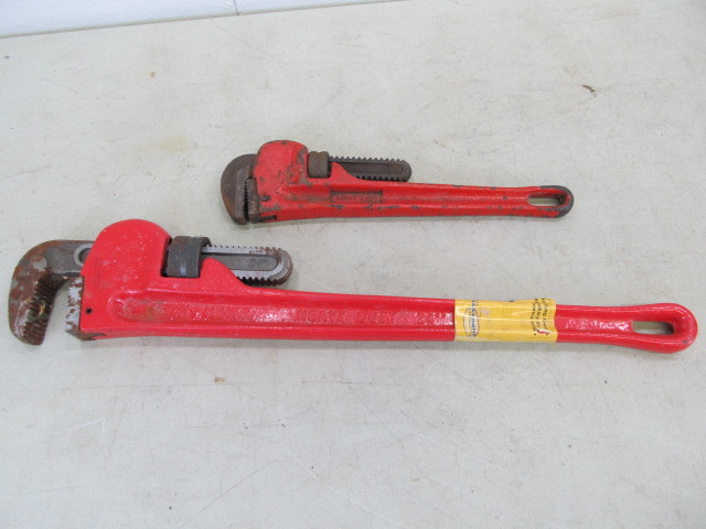 lot 32 image: Heavy Duty Pipe Wrenches