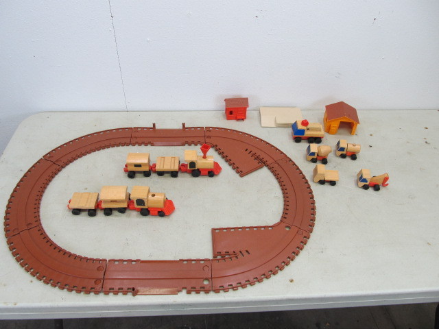lot 38 image: 1970s Mattel Wooden Trains & Trucks wTrack