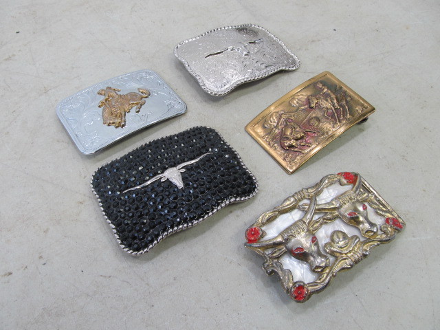 lot 49 image: Lot of Western Style Belt Buckles