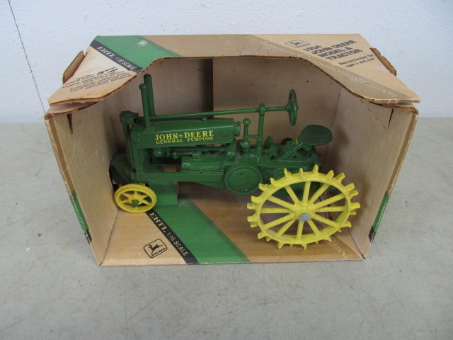 lot 52 image: Vintage NIB Ertl John Deere Model A Tractor