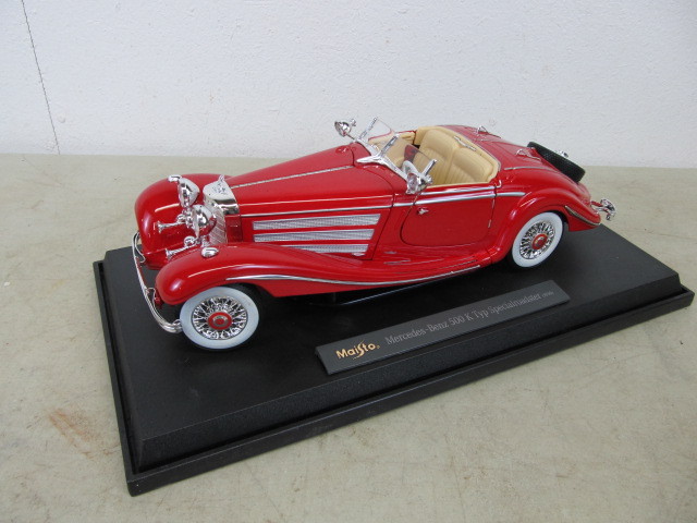 lot 53 image: MINT Diecast Maisto 1936 Mercedes-Benz