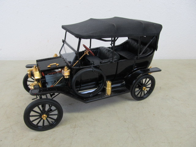 lot 54 image: Diecast Franklin Mint 1913 Ford