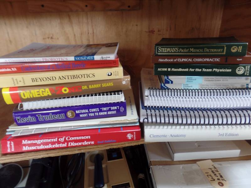 CHIROPRACTIC BOOKS AND BOOKLETS