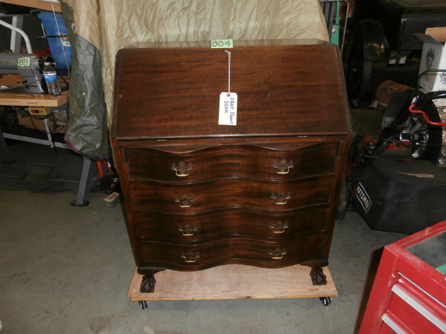 lot 4 image: Very Nice Vintage Drop-Front Desk