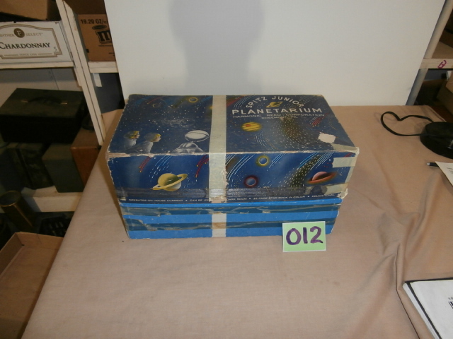 lot 12 image: Spitz Junior Planetarium Toy