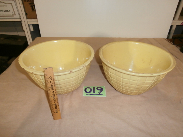 lot 19 image: Pair of Vintage Pottery Bowls