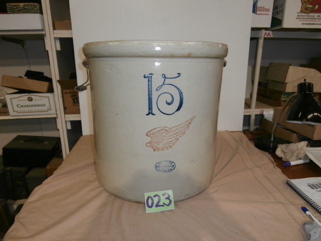 lot 23 image: Redwing Stoneware 15 Gallon Crock