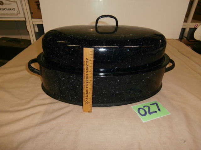 lot 27 image: Vintage SAVORY Roasting Pan