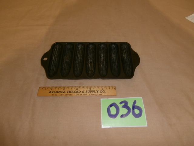 lot 36 image: Vintage GRISWOLD Crispy Corn or Wheat Stick Pan