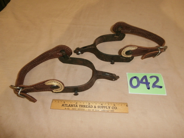 lot 42 image: Vintage KELLY Spurs