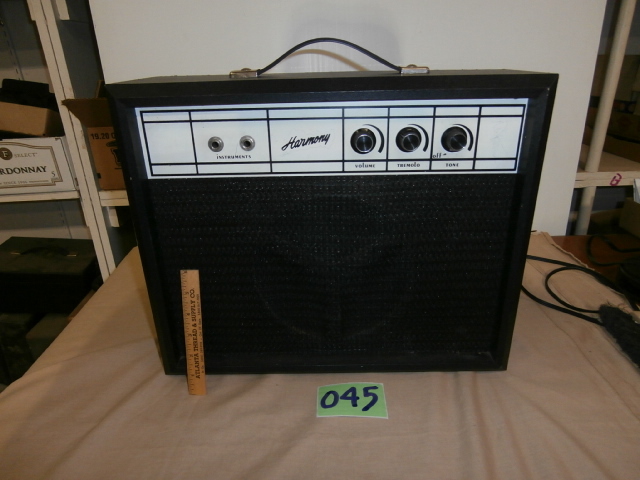 lot 45 image: Vintage HARMONY Guitar Amplifier