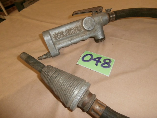 lot 48 image: Vintage Aero Motive ZOO From KalamaZOO Radiator Flush Tool