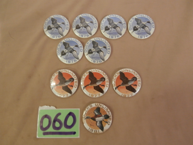 lot 60 image: Ten DUCKS UNLIMITED Pin Back Buttons