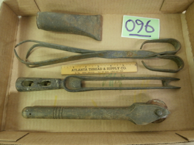 lot 96 image: Group of Vintage Tools