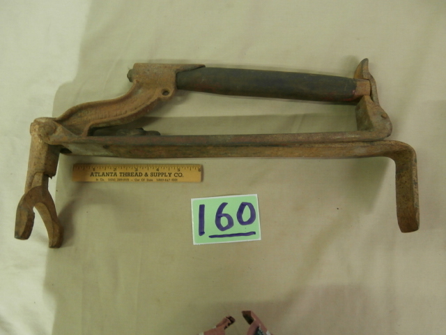 lot 160 image: Vintage BRIKARIER Fuller Co. Brick Tongs