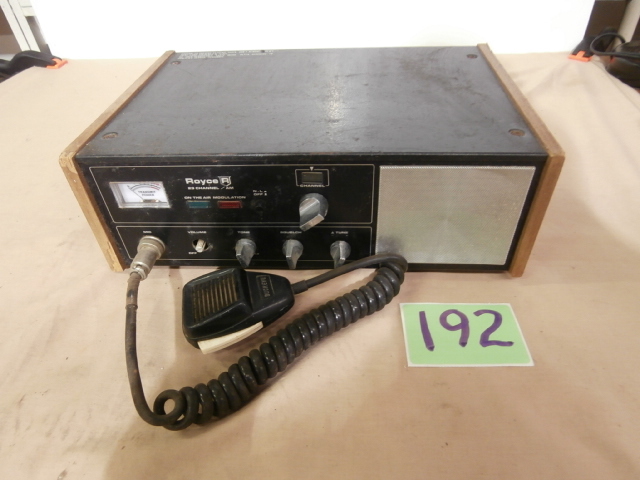 lot 192 image: Vintage ROYCE I-620 AM CB Radio