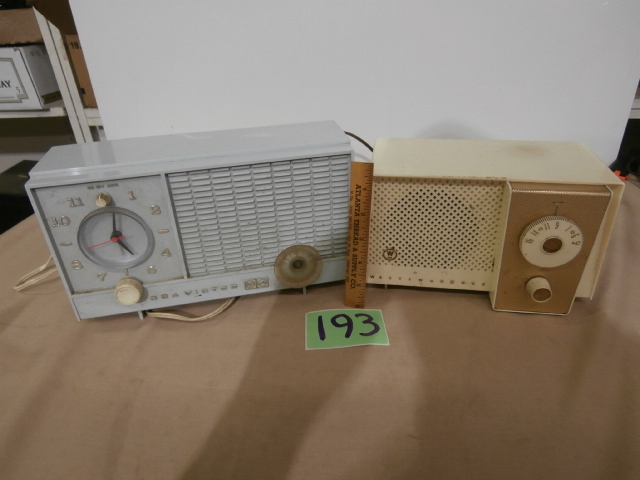 lot 193 image: Pair of Vintage AM Tube Radios