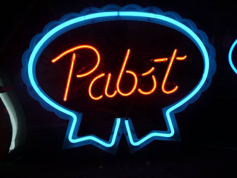 lot 3 image: Vintage Classic Pabst Neon - Works Great - Approx 20high 22wide