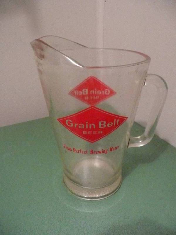 lot 9 image: Grain Belt Glass Pitcher