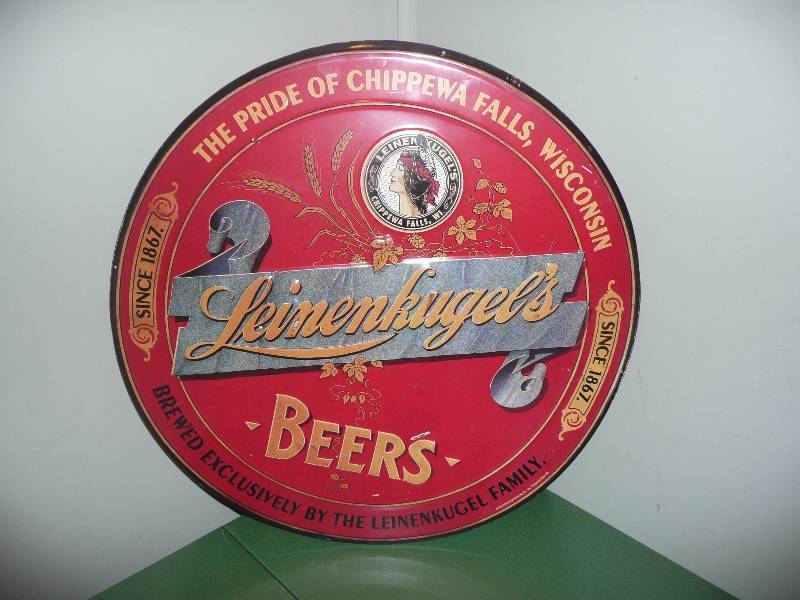 lot 24 image: Nice Leinenkugels Tin Sign 24 Diameter