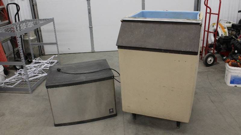 Ice Maker & Ice Bin
